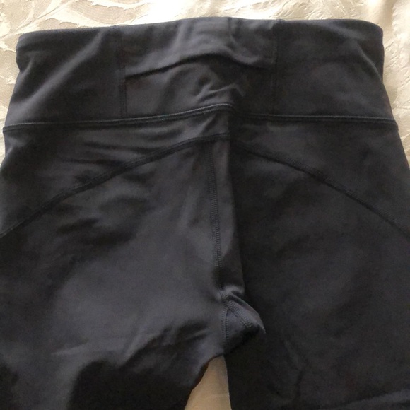 Lululemon Crop Pant - Picture 2 of 4